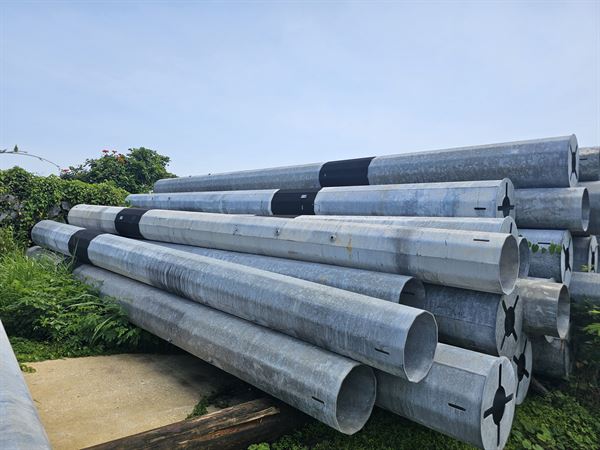 Galvanized Utility Poles (70ft 2 Section) - 482 count - Valmont