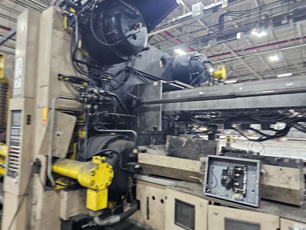 2500 Ton Engel Duo Injection Molding Machine, Year 2000