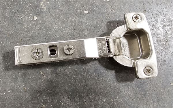 Approx 8 tons Soft Close Concealed Hinge - 8mm Dowelled - Master