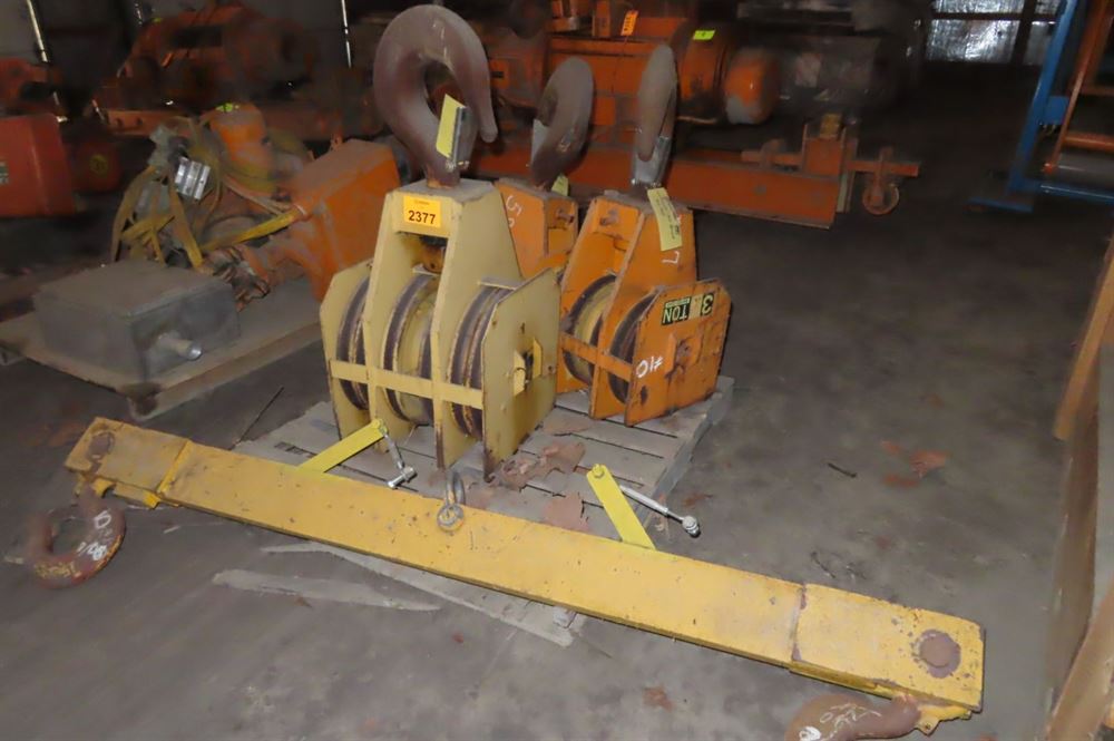 HOOK, 30 TON, AND BLOCK SPREADER BAR