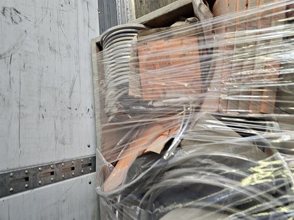 Lot of approx 10 tons of Lamons Metal Risk Gaskets and Spiral Wound Gaskets